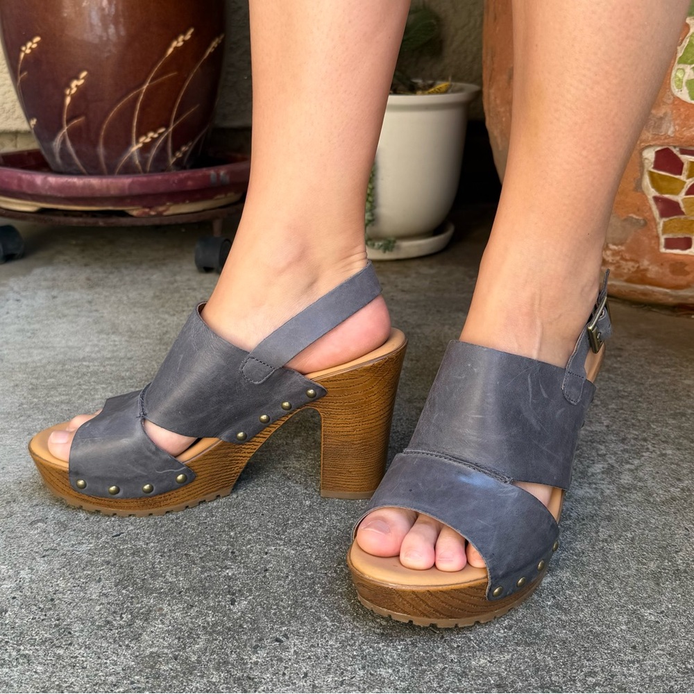 Bluish Gray Korks leather shoes